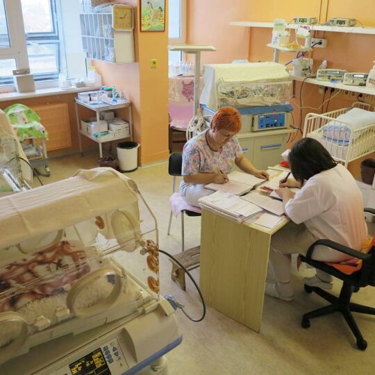 Po vizite lekár a sestrička dohodnú spoločné postupy starostlivosti o drobčekov