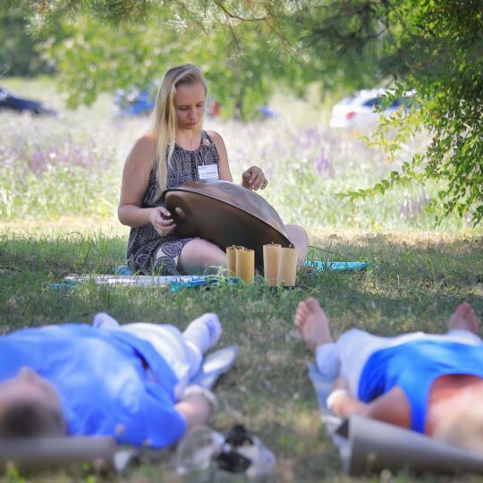 Muzikorelaxácia a muzikoterapia v záhradke