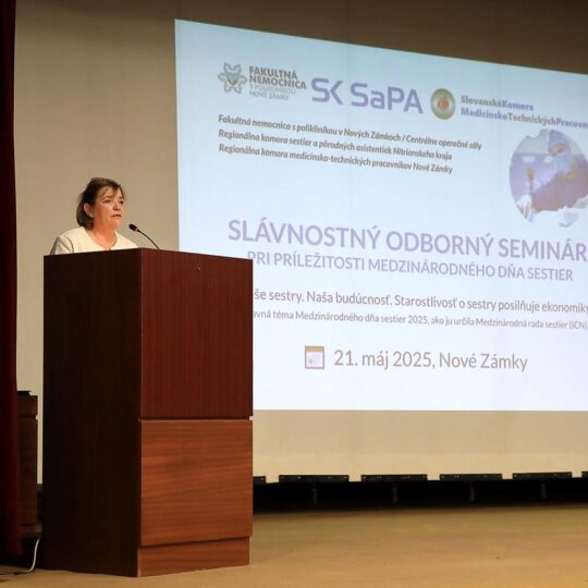 Oslava Medzinárodného dňa sestier vo FNsP Nové Zámky odborný seminár i poďakovanie