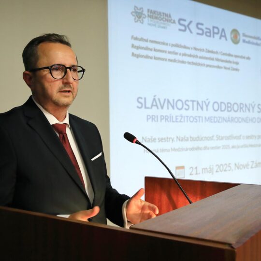 Oslava Medzinárodného dňa sestier vo FNsP Nové Zámky odborný seminár i poďakovanie