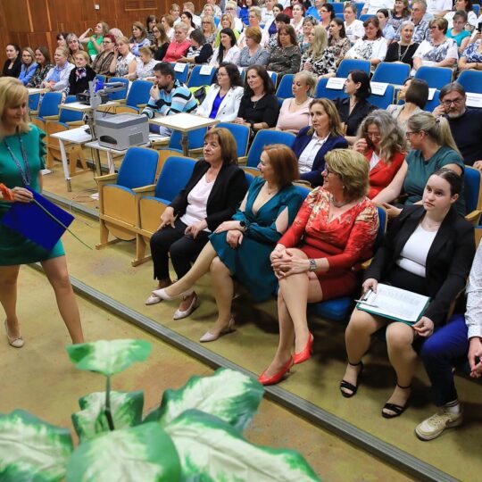 Oslava Medzinárodného dňa sestier vo FNsP Nové Zámky odborný seminár i poďakovanie
