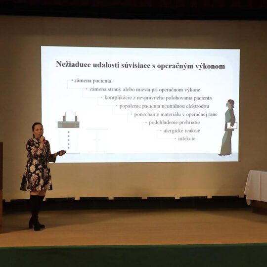 Oslava Medzinárodného dňa sestier vo FNsP Nové Zámky odborný seminár i poďakovanie
