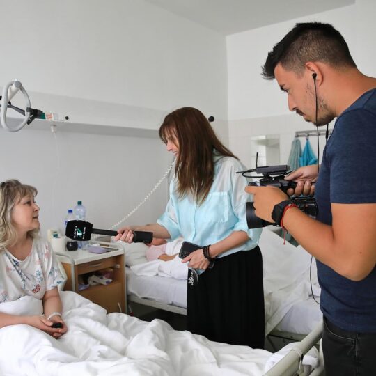 Neurochirurgovia z Nových Zámkov ako prví na Slovensku operovali chrbticu novou biportálnou endoskopiou