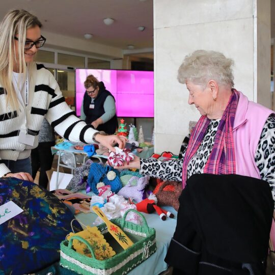 Predvianočná predajná výstava prác pacientov psychiatrického oddelenia