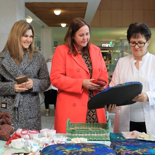 Predvianočná predajná výstava prác pacientov psychiatrického oddelenia