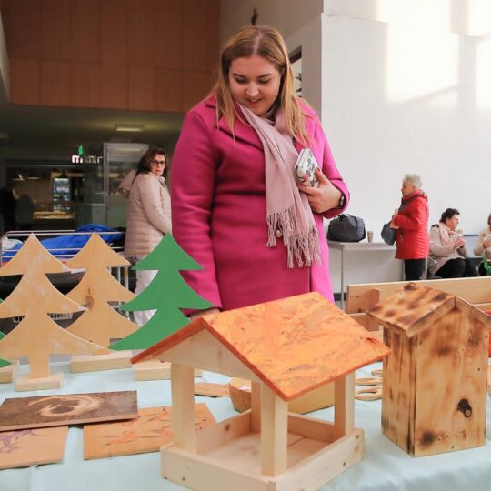 Predvianočná predajná výstava prác pacientov psychiatrického oddelenia