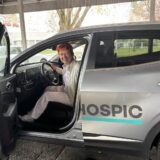 Za pacientmi budú jazdiť novým autom vybaveným najmodernejším zdravotníckym zariadením.