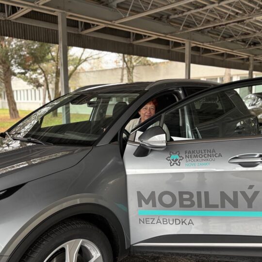 Za pacientmi budú jazdiť novým autom vybaveným najmodernejším zdravotníckym zariadením. Za pacientmi budú jazdiť novým autom vybaveným najmodernejším zdravotníckym zariadením.