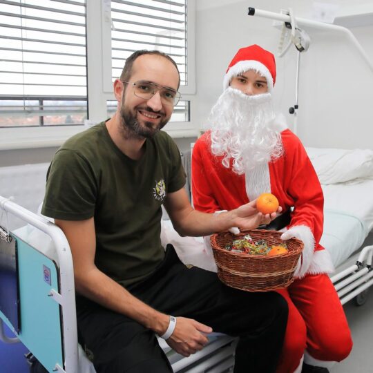 FNsP NZ - Mikuláš priniesol radosť pre malých aj veľkých pacientov