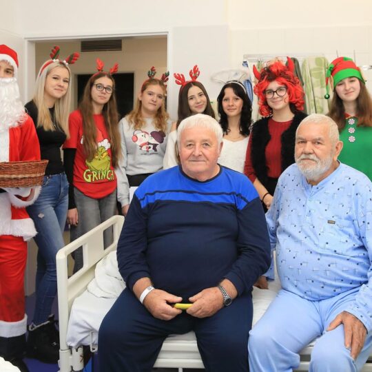 FNsP NZ - Mikuláš priniesol radosť pre malých aj veľkých pacientov