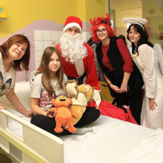 FNsP NZ - Mikuláš priniesol radosť pre malých aj veľkých pacientov