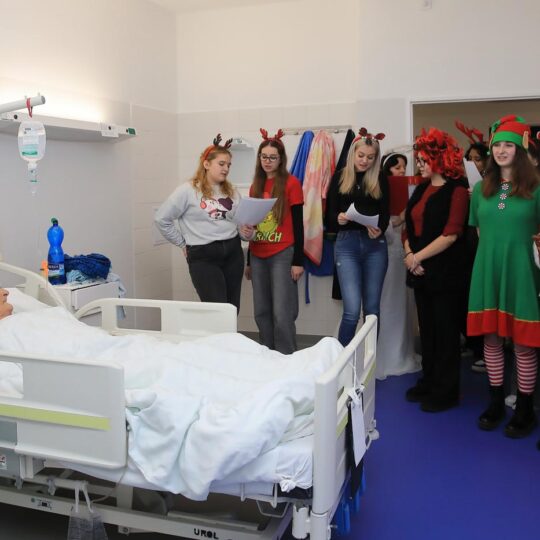 FNsP NZ - Mikuláš priniesol radosť pre malých aj veľkých pacientov