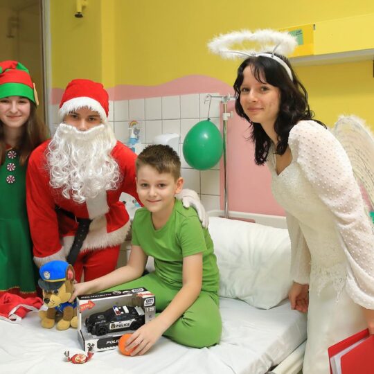 FNsP NZ - Mikuláš priniesol radosť pre malých aj veľkých pacientov