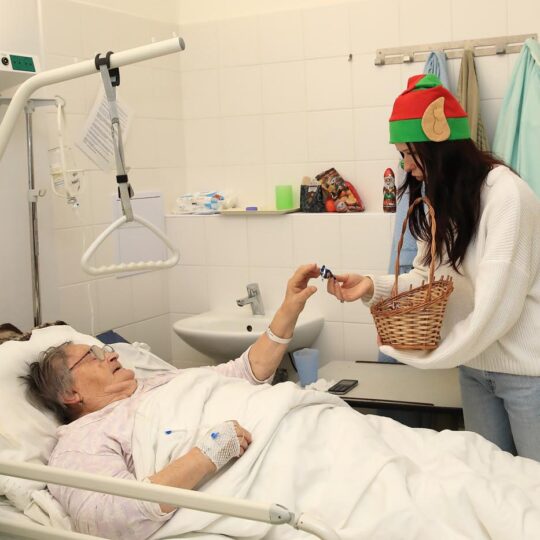 FNsP NZ - Mikuláš priniesol radosť pre malých aj veľkých pacientov
