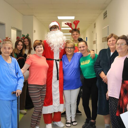 FNsP NZ - Mikuláš priniesol radosť pre malých aj veľkých pacientov