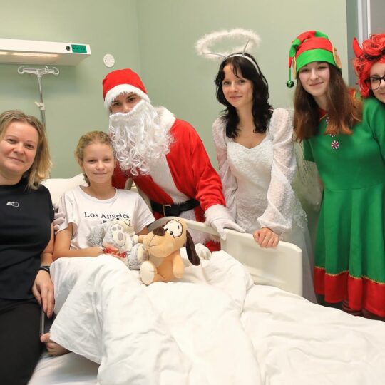 FNsP NZ - Mikuláš priniesol radosť pre malých aj veľkých pacientov