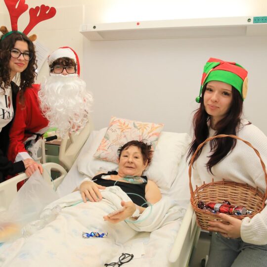 FNsP NZ - Mikuláš priniesol radosť pre malých aj veľkých pacientov