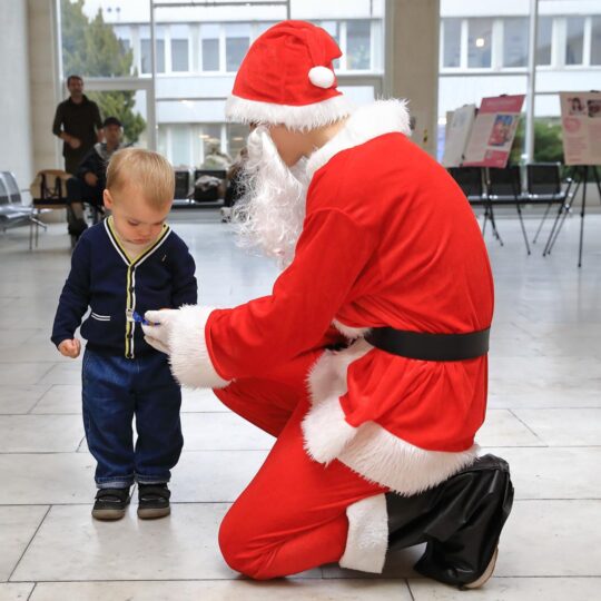 FNsP NZ - Mikuláš priniesol radosť pre malých aj veľkých pacientov