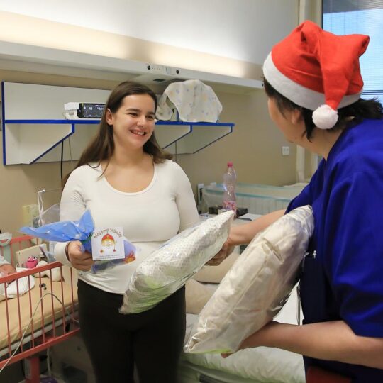 FNsP NZ - Mikuláš priniesol radosť pre malých aj veľkých pacientov