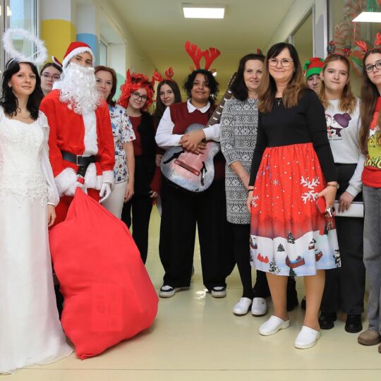 FNsP NZ - Mikuláš priniesol radosť pre malých aj veľkých pacientov