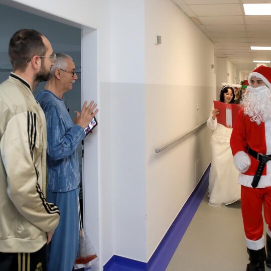 FNsP NZ - Mikuláš priniesol radosť pre malých aj veľkých pacientov