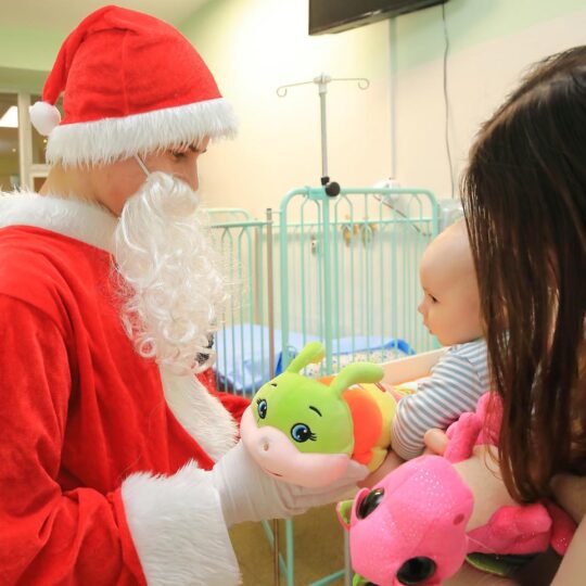 FNsP NZ - Mikuláš priniesol radosť pre malých aj veľkých pacientov