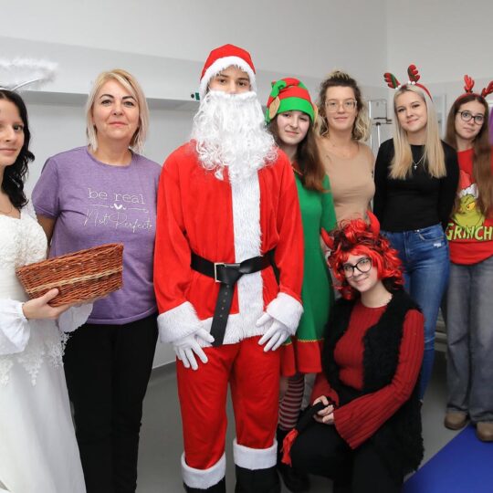 FNsP NZ - Mikuláš priniesol radosť pre malých aj veľkých pacientov