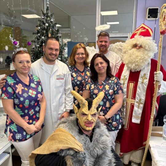 FNsP NZ - Mikuláš priniesol radosť pre malých aj veľkých pacientov