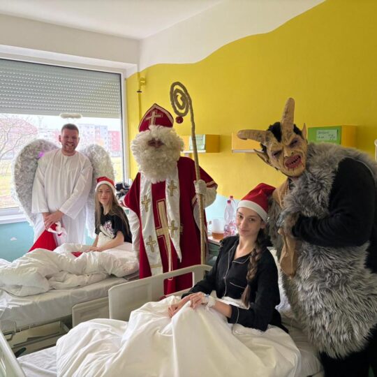 FNsP NZ - Mikuláš priniesol radosť pre malých aj veľkých pacientov