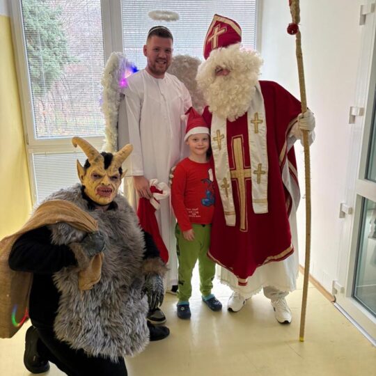 FNsP NZ - Mikuláš priniesol radosť pre malých aj veľkých pacientov