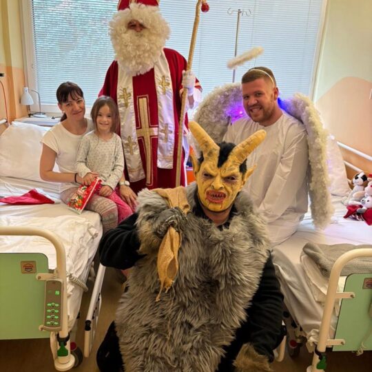 FNsP NZ - Mikuláš priniesol radosť pre malých aj veľkých pacientov