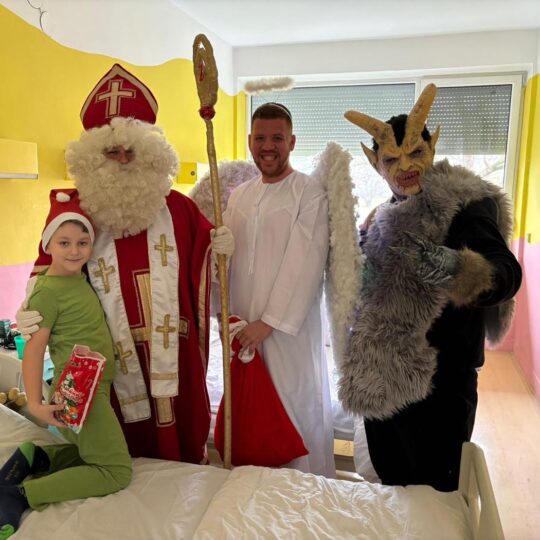 FNsP NZ - Mikuláš priniesol radosť pre malých aj veľkých pacientov
