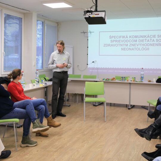 Tréning komunikácie s rodinami predčasne narodených detí Tréning komunikácie s rodinami predčasne narodených detí