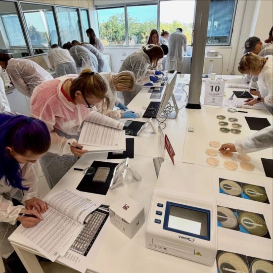 Mikrobiologičky na medzinárodnom odbornom kurze v Taliansku Mikrobiologičky na medzinárodnom odbornom kurze v Taliansku